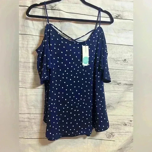 Kaleigh NWT open shoulder blouse - Picture 1 of 6